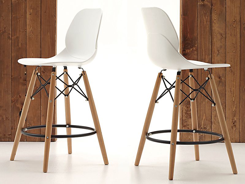 Sgabello Shell Stool 522 gambe tinto naturale