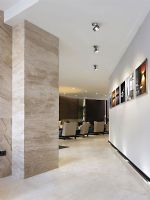 PUK MOVE<br />da soffitto/parete direzionabile e girevole <br />Led 8 w<br />Completa di lente