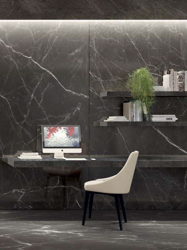 Spazio Home Office 4  Configurazione mensole e scrivania come da foto
