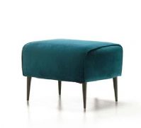 Pouff Mila<br />Finiture in pelle o tessuto customizzabili<br />RICHIEDI PREVENTIVO