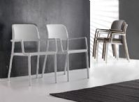Sedia River-B 055 con braccioli